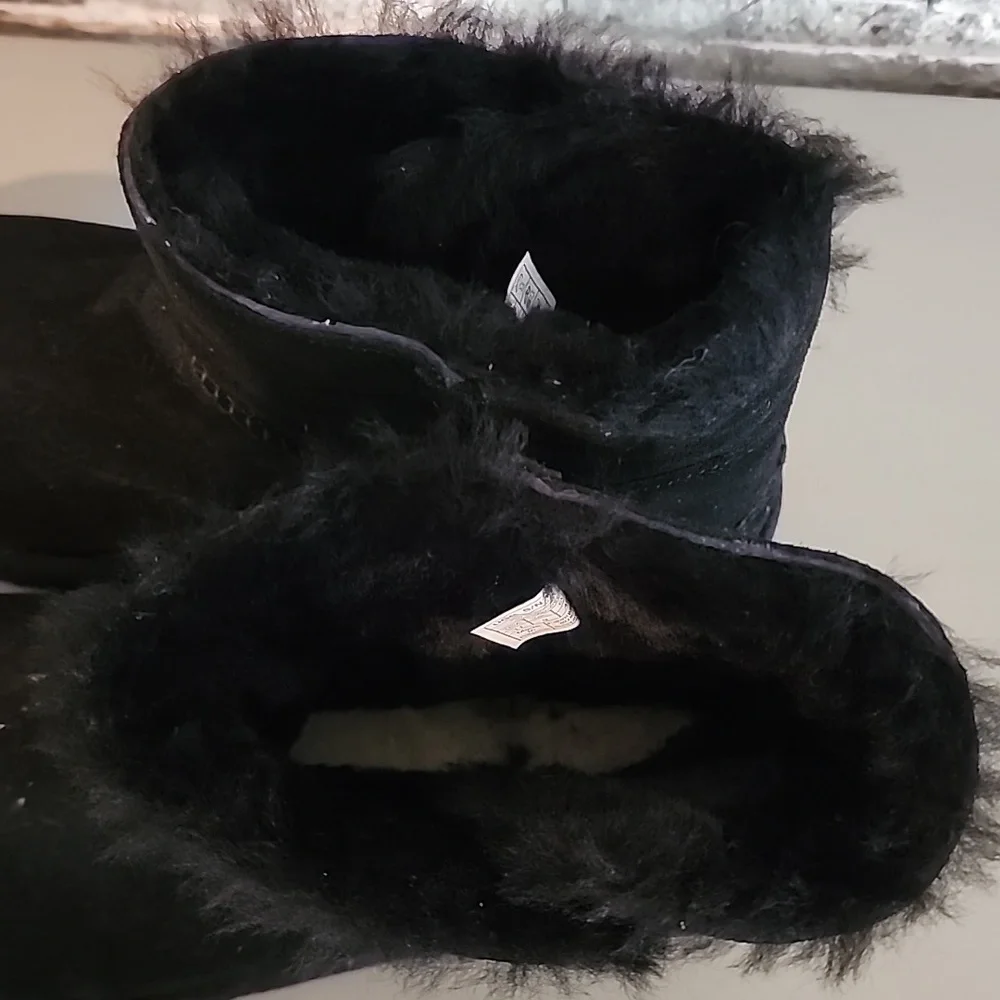 UGG  Black Fur-Lined Boots - Picture 4 of 10